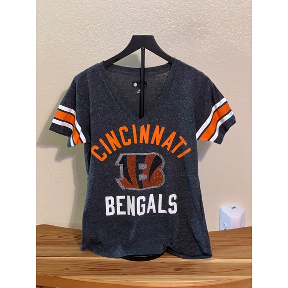 NFL TEAM APPAREL Tops - NFL Cincinnati Bengals‎ Women's V Neck T Shirt Sparkle Logo Orange White Size M